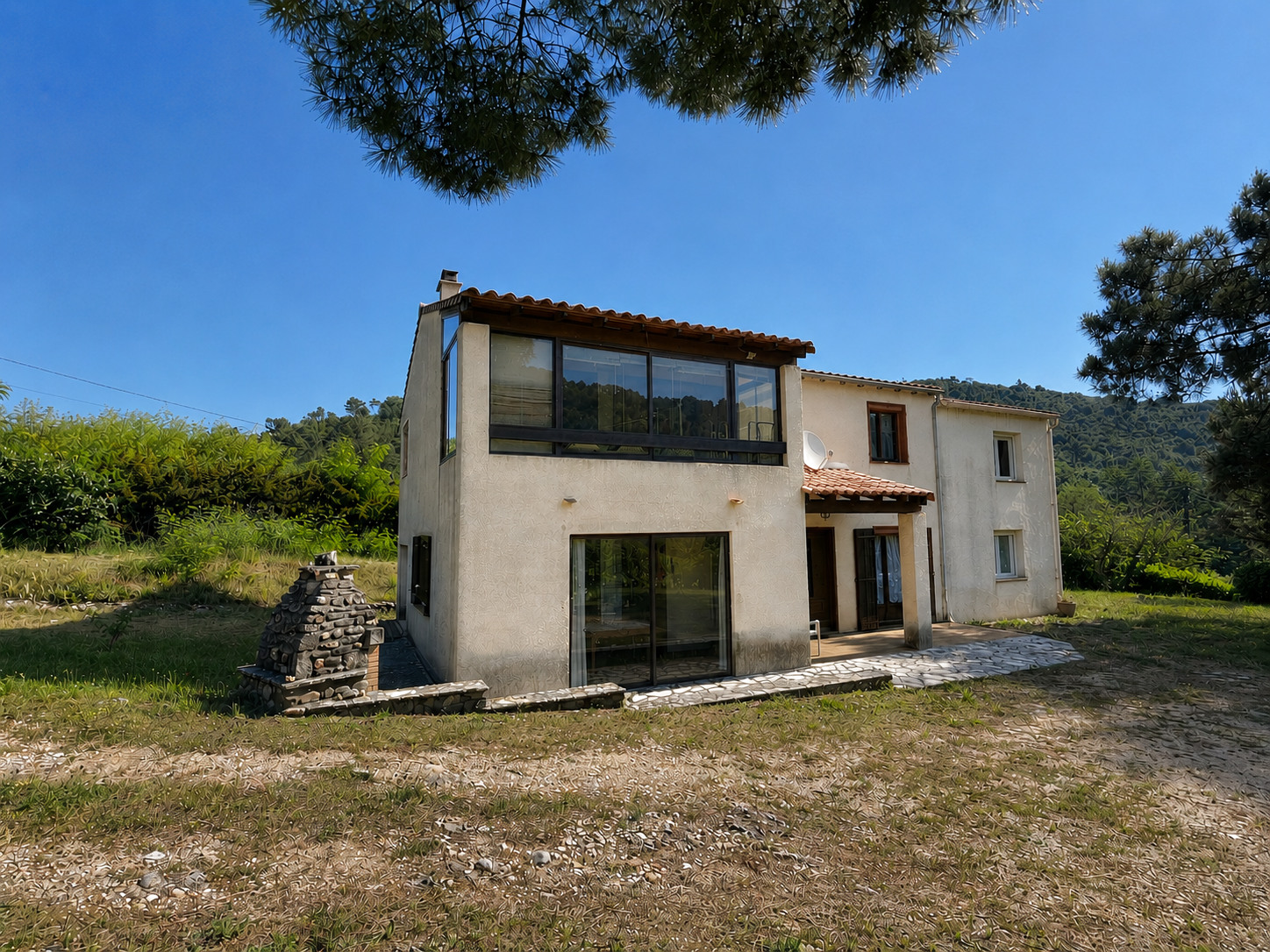 Proche de Saint Ambroix, maison sur 3976 m2 de terrain de type F6 avec 44 m2 grand garage